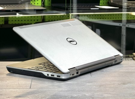 Dell Latitude E6540 38